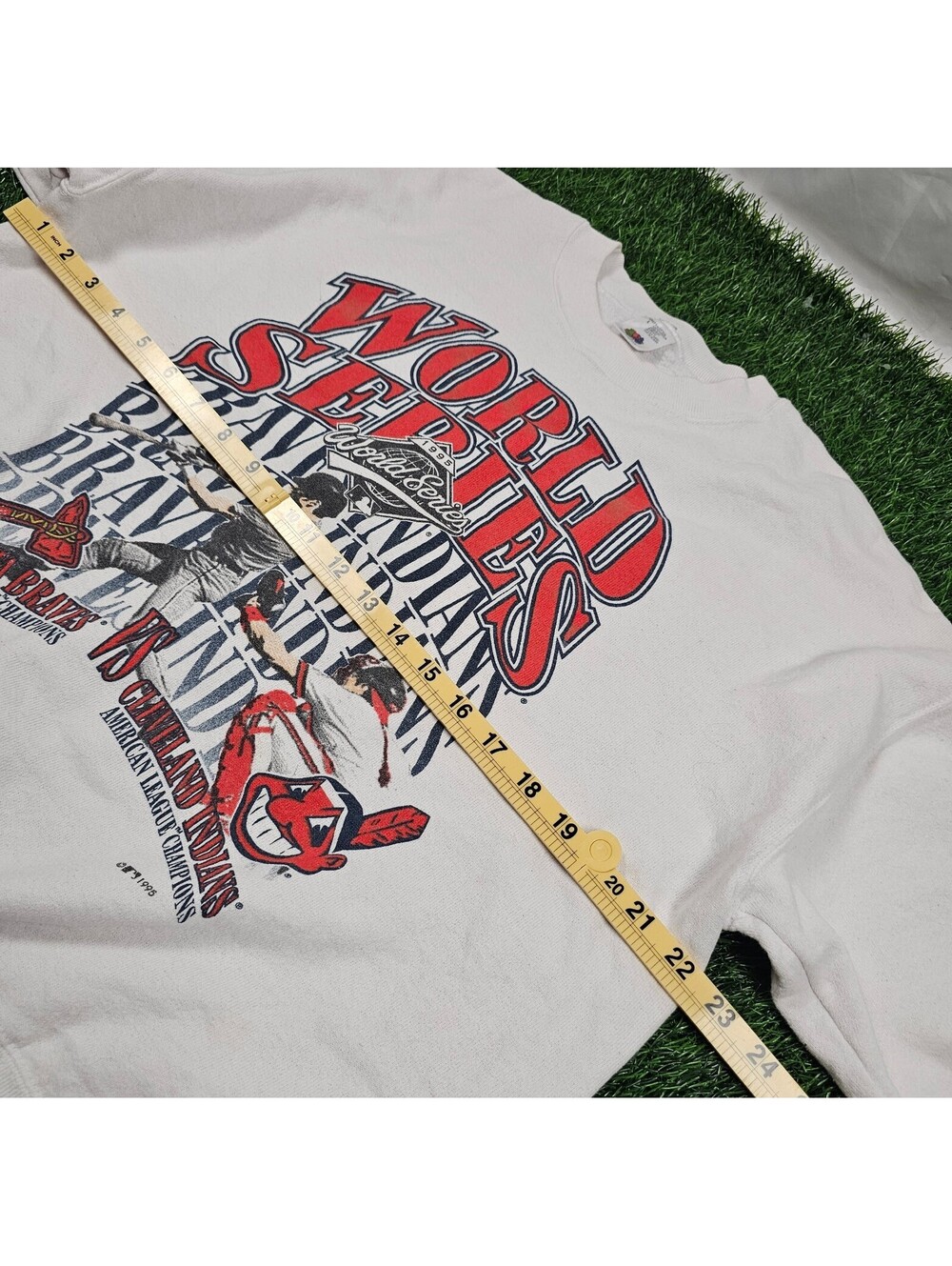 Vintage 1995 World Series Braves vs Indians Crewneck Sweatshirt Chief Wahoo - Picture 4 of 8